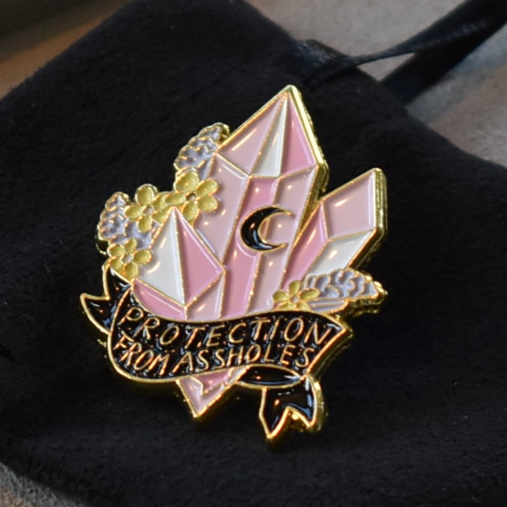 Protection Pin Brooch - Picture 4 of 6